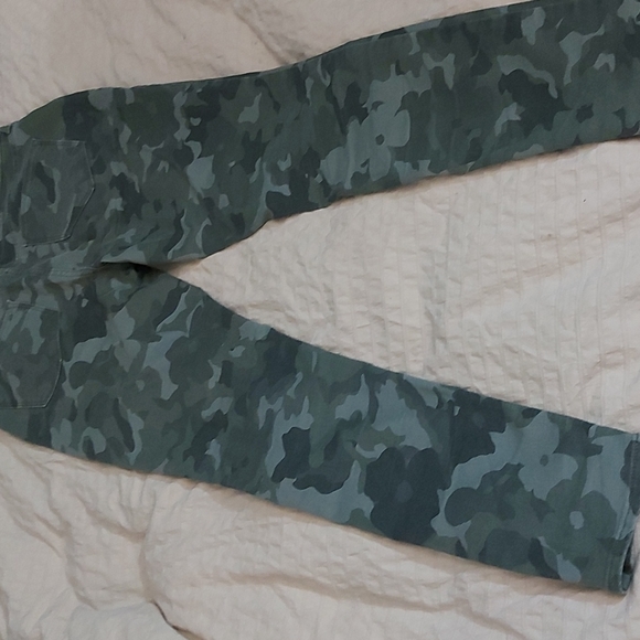 Old Navy Rockstar Super Skinny Jeans - Picture 6 of 7